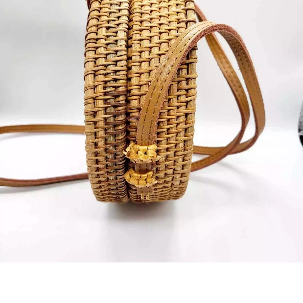 Urban Outfitters Rattan Circle Straw Crossbody Bag - Picture 5 of 12